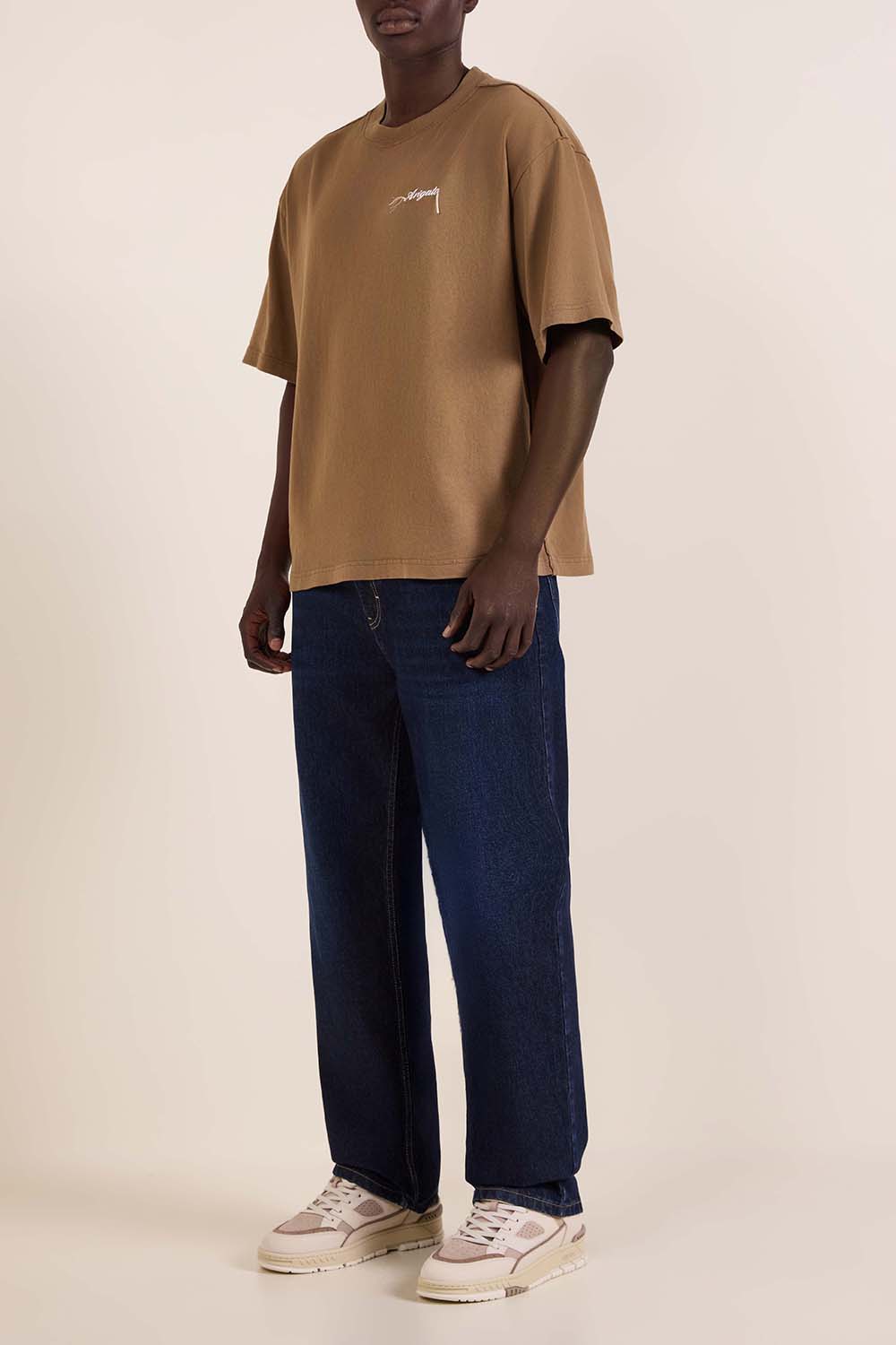 מכנסי ג'ינס ישרים